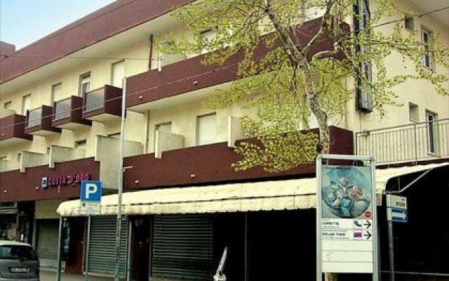 Отель Costa D'Oro 3* 